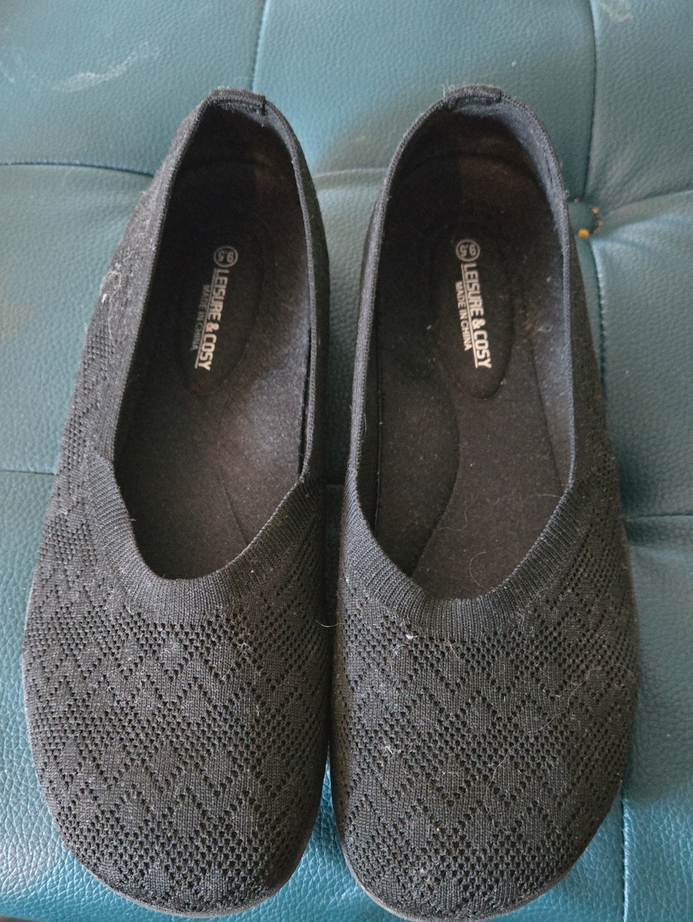 Women's Black Slip-On Knit Flats 9.5 NWOT